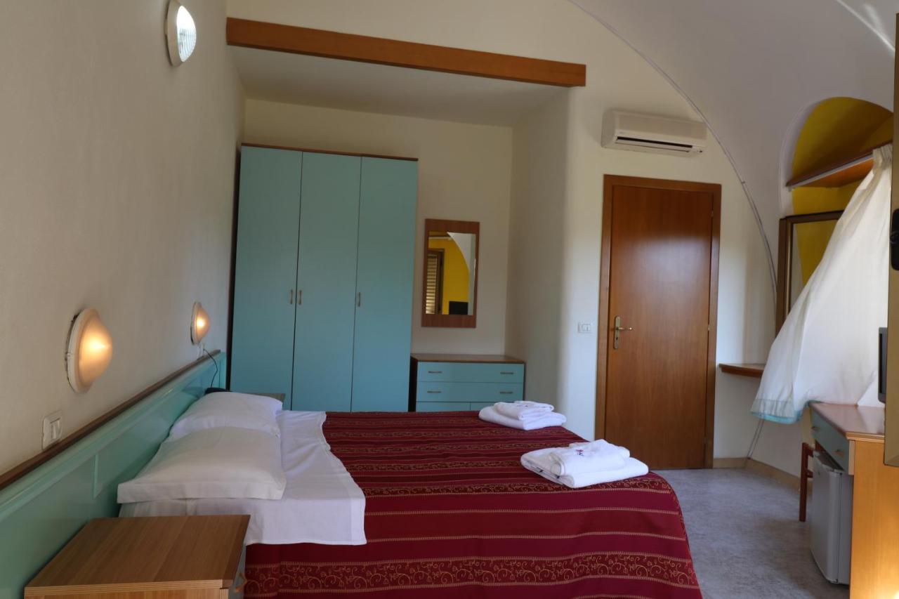Nirvana Club Village Ботричелло Экстерьер фото
