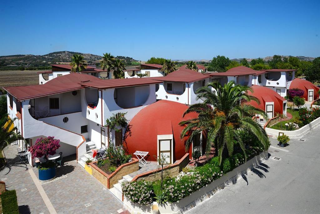 Nirvana Club Village Ботричелло Экстерьер фото