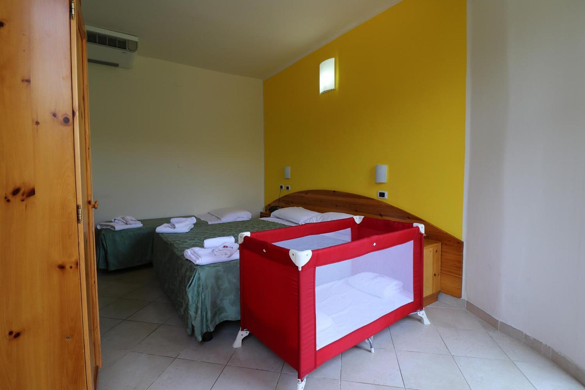 Nirvana Club Village Ботричелло Экстерьер фото