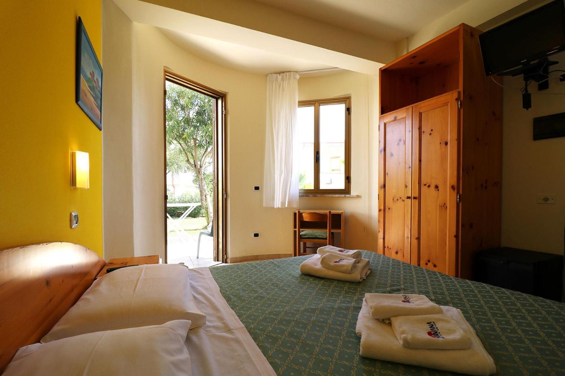 Nirvana Club Village Ботричелло Экстерьер фото