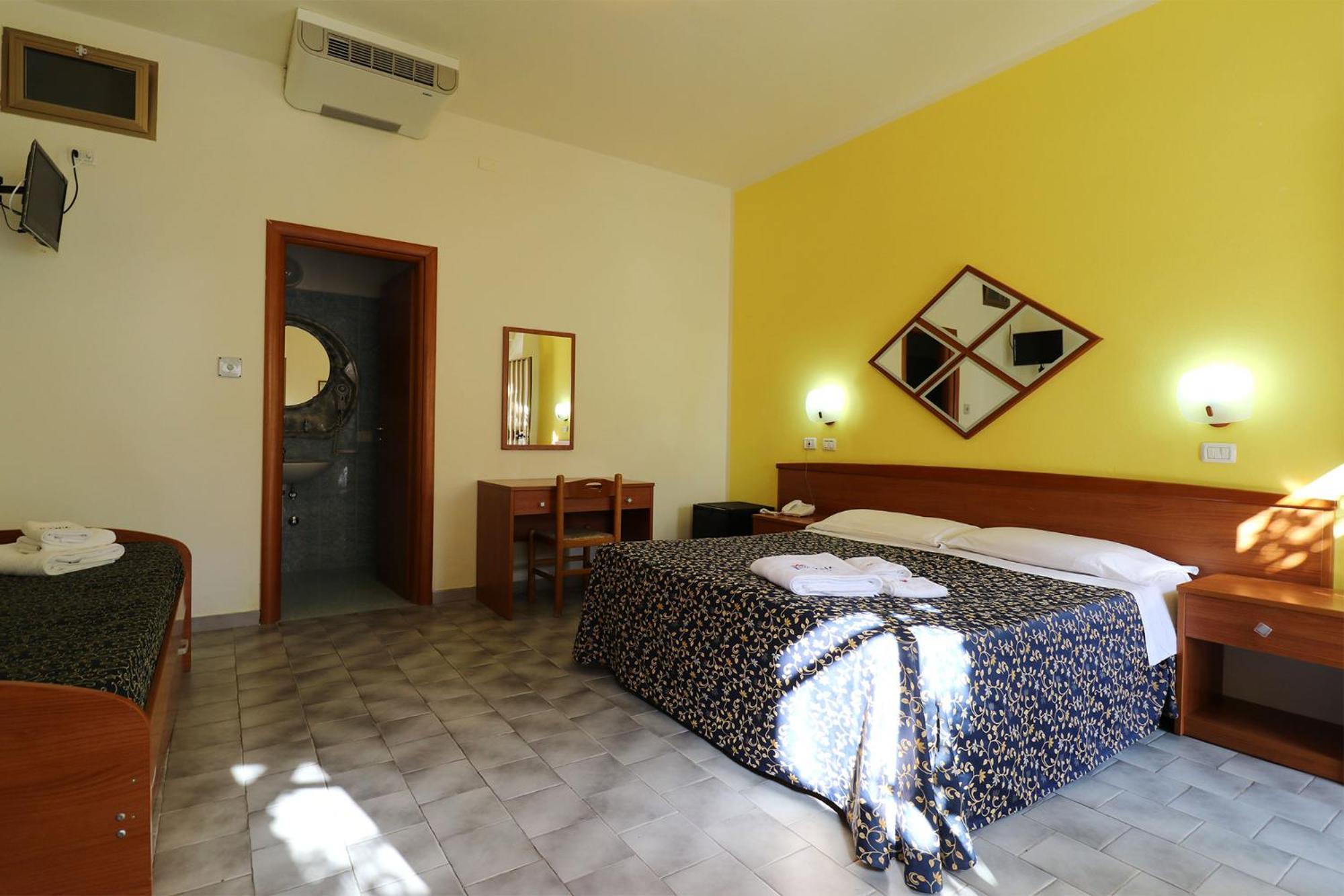 Nirvana Club Village Ботричелло Номер фото