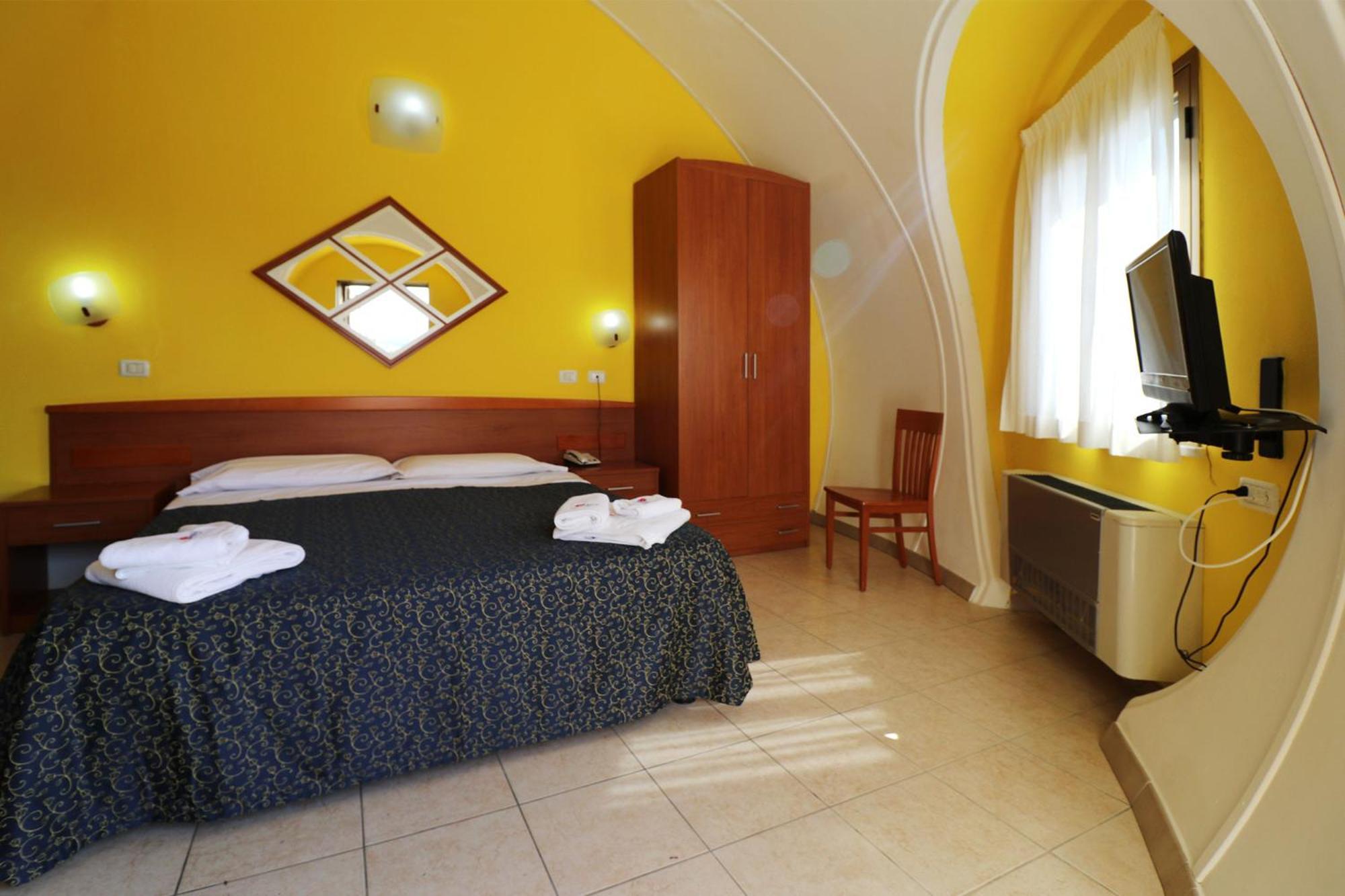 Nirvana Club Village Ботричелло Номер фото