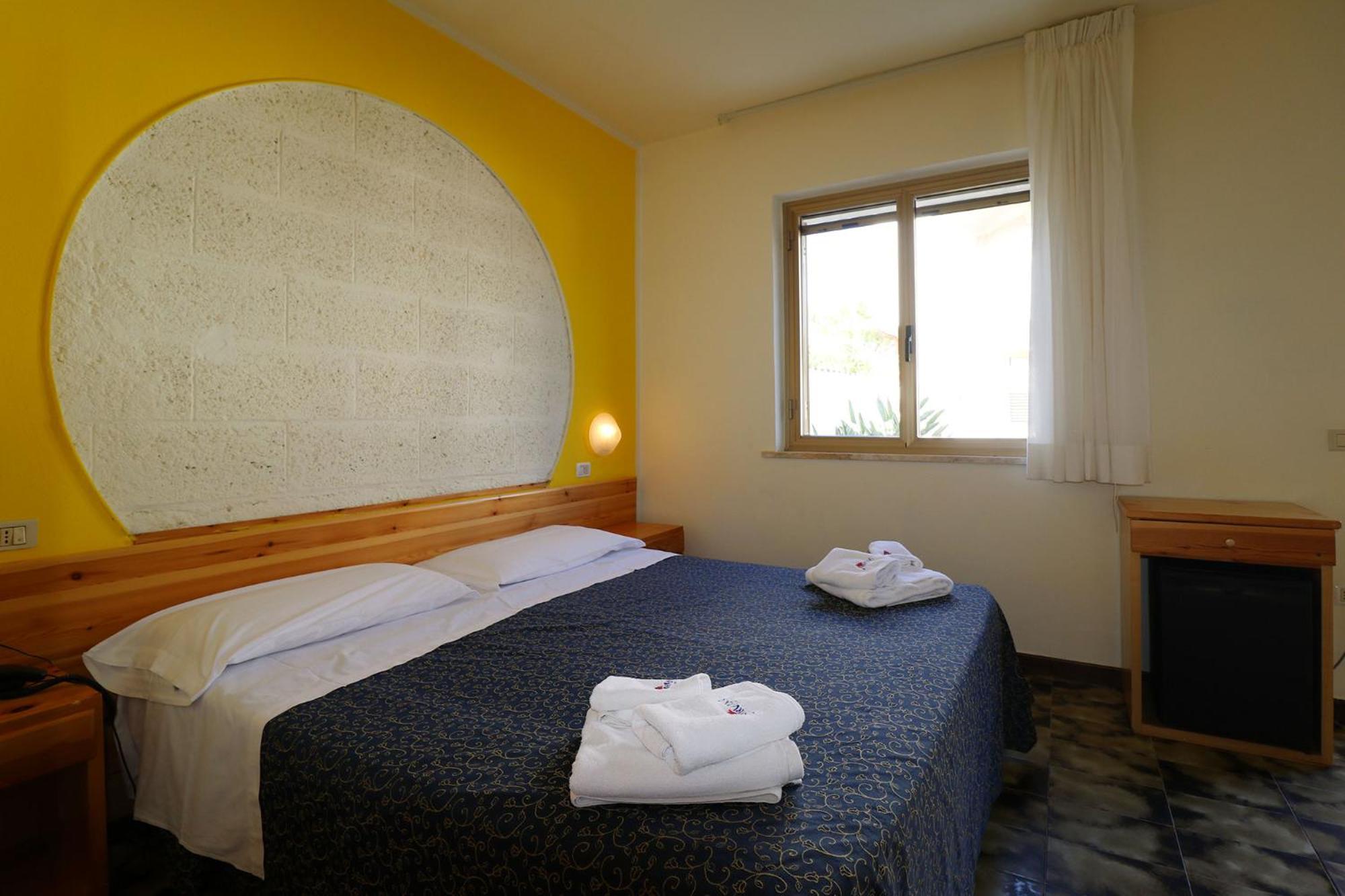 Nirvana Club Village Ботричелло Экстерьер фото
