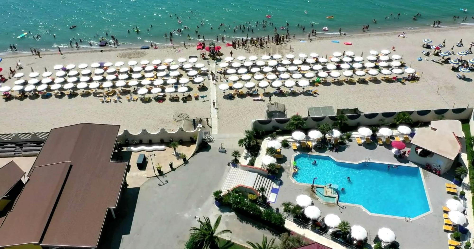Nirvana Club Village Ботричелло Экстерьер фото